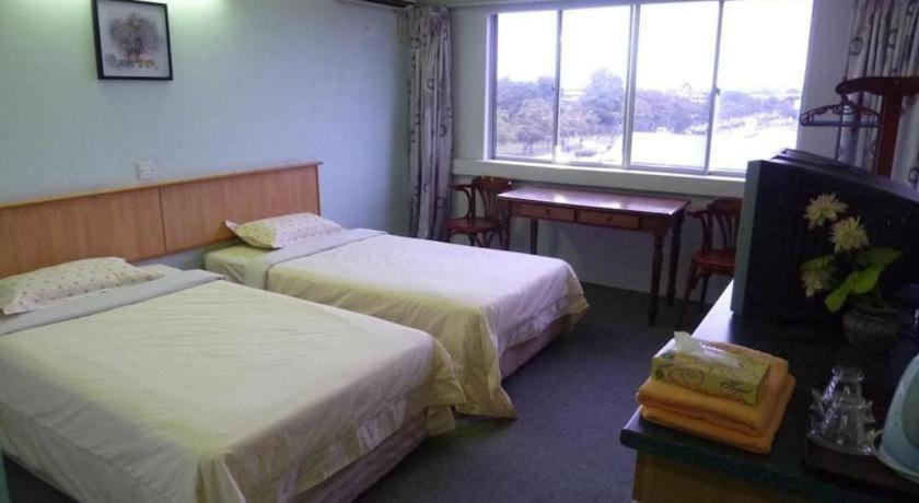 โฮเต็ลฮังฮัง Hotel กูชิง ภายนอก รูปภาพ