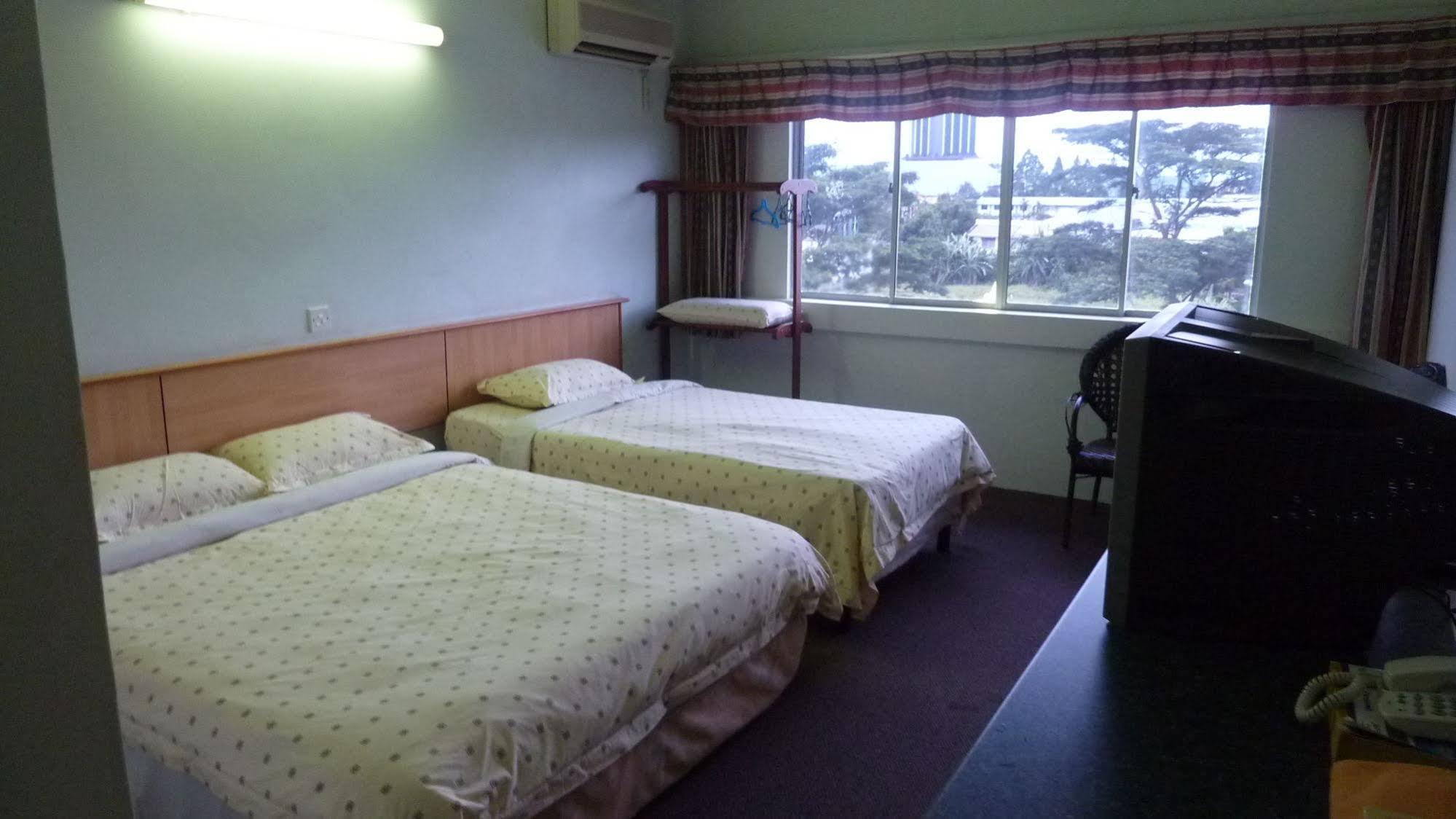 โฮเต็ลฮังฮัง Hotel กูชิง ภายนอก รูปภาพ